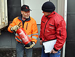 Feuerlöscher darf bei der Beförderung von Gefahrgut nicht fehlen Feuerlöscher darf bei der Beförderung von Gefahrgut nicht fehlen